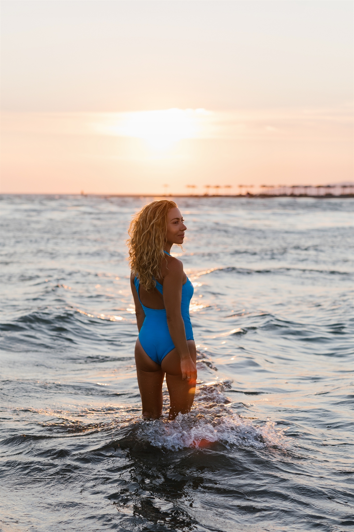surf_girl_in_montenego