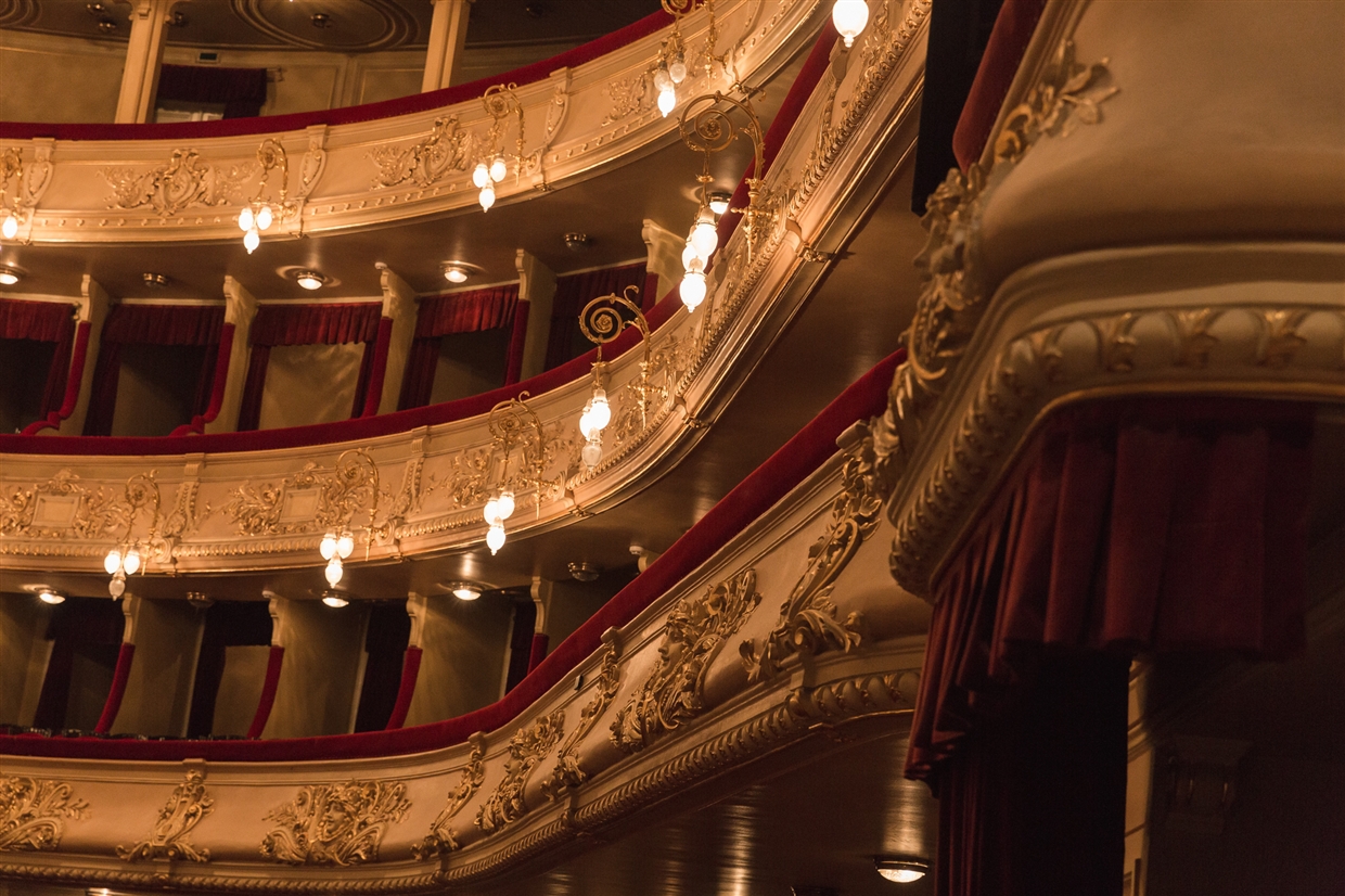 opera & ballet theatre of Ukraine