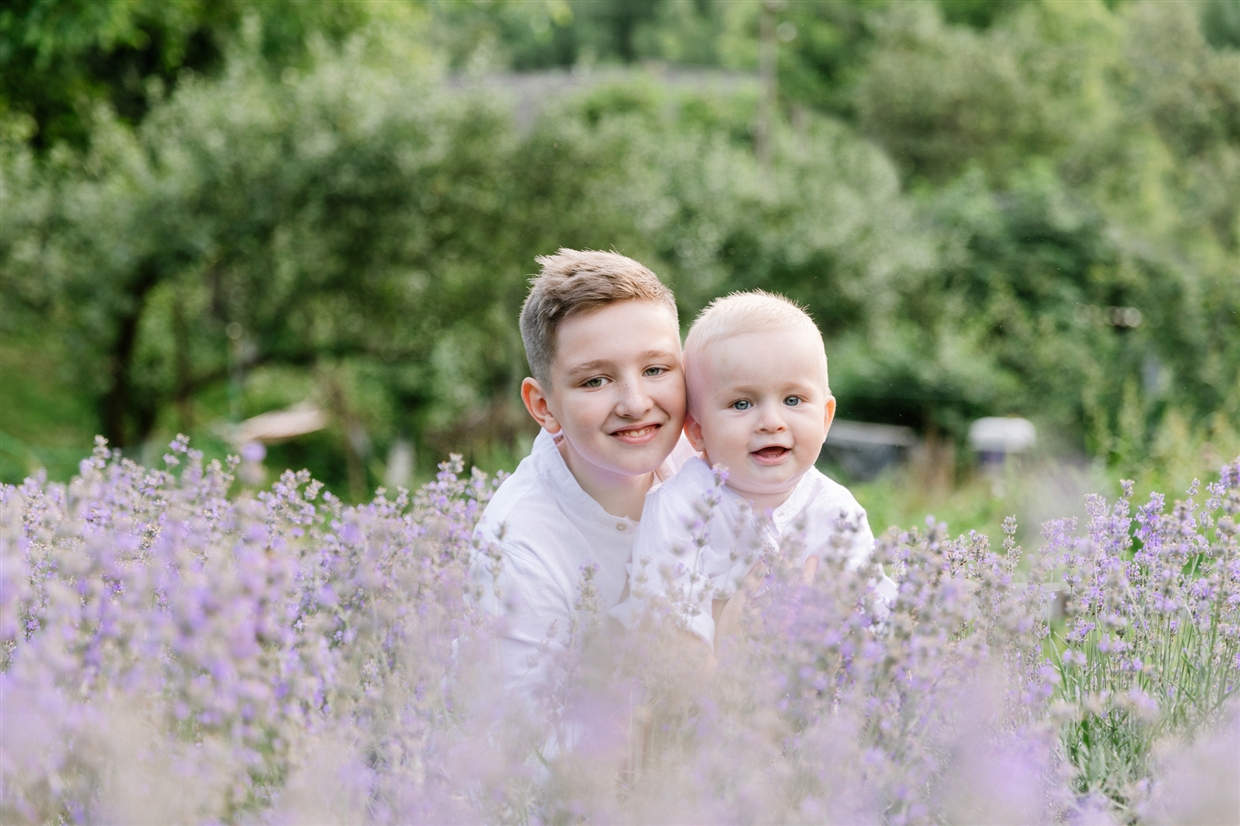 big_family_photoshoot_lavender