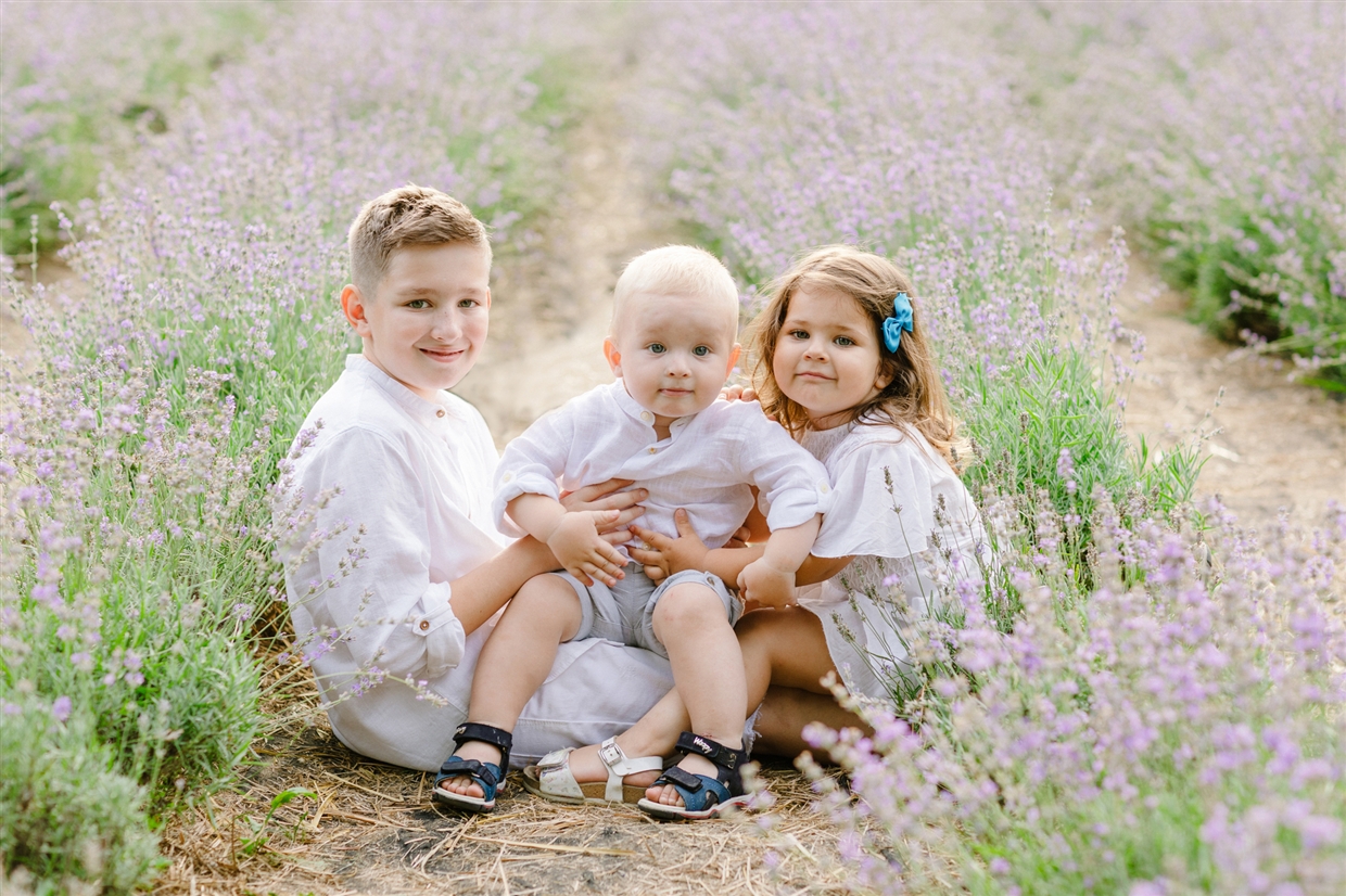 big_family_photoshoot_lavender